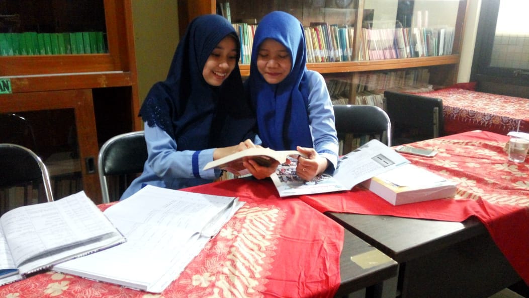 Praktek Orientasi Kerja Mahasiswi AMA Yogyakarta  Di Kecamatan Umbulharjo